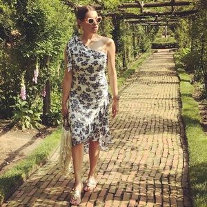 Farrow One-shoulder dress in White with Floral